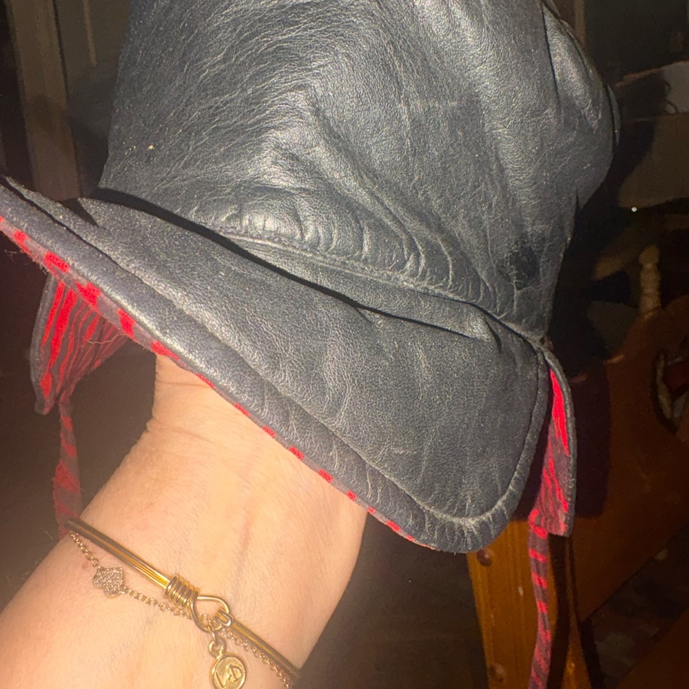 Vintage KIDS 1989 genuine leather hat with matching brim and tie strings